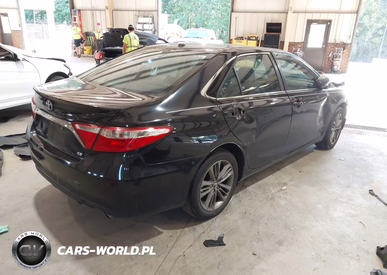 2017 Toyota Camry Se VIN:4T1BF1FK4HU382877 - 4