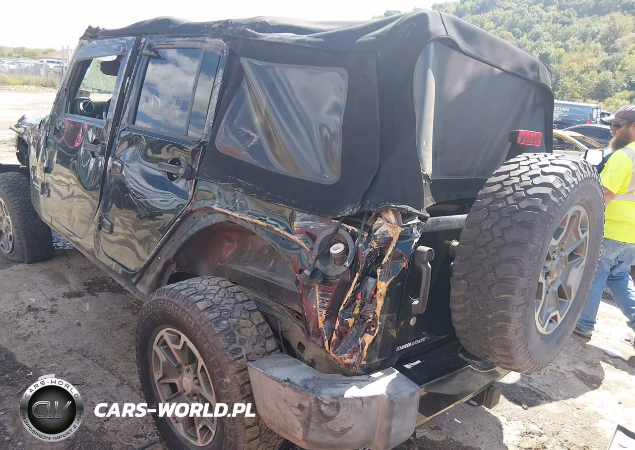 2017 Jeep Wrangler Unlimited Sahara VIN:1C4BJWEG2HL622284 - 3