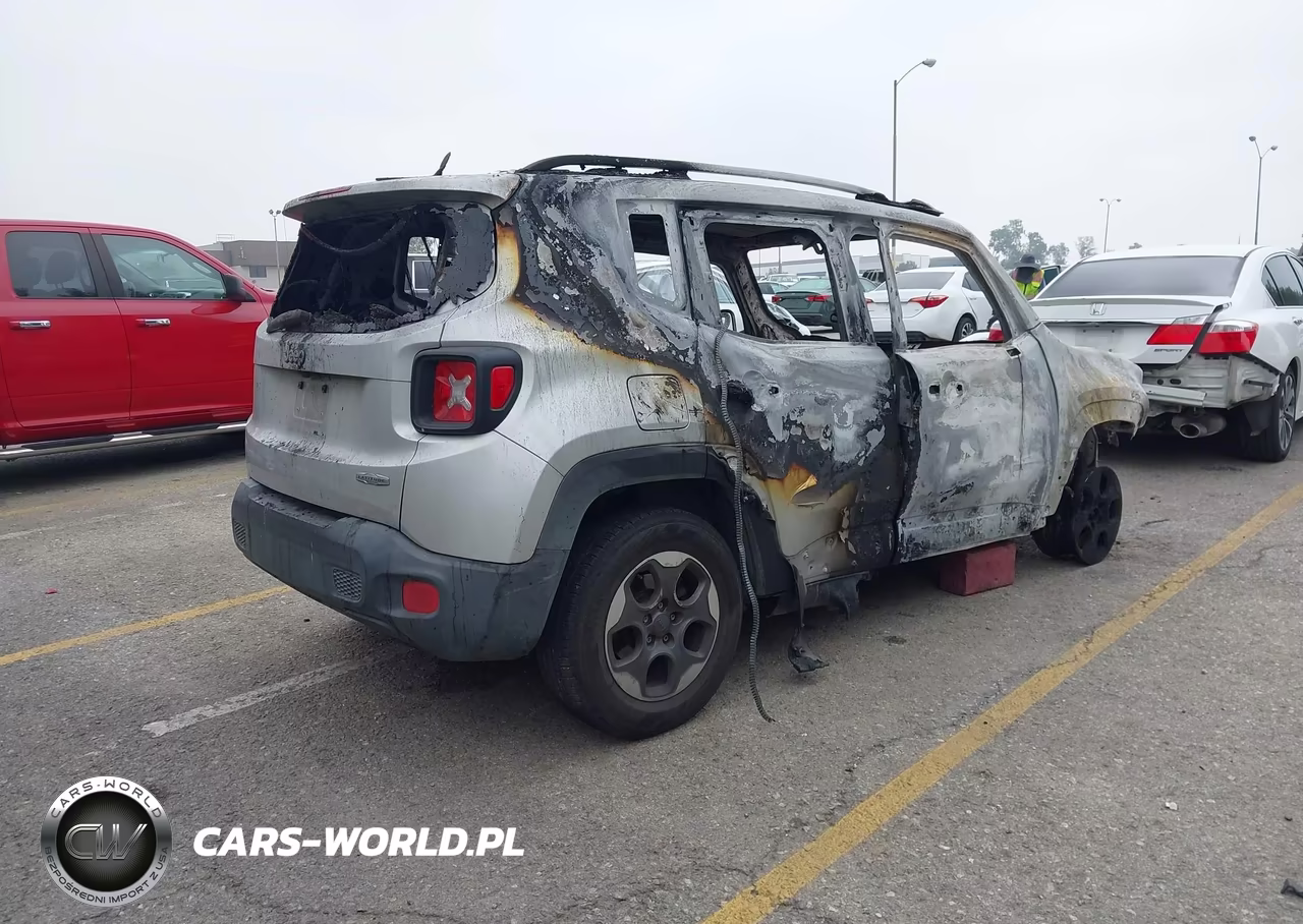 2015 Jeep Renegade Latitude VIN:ZACCJABH9FPC20954 - 4