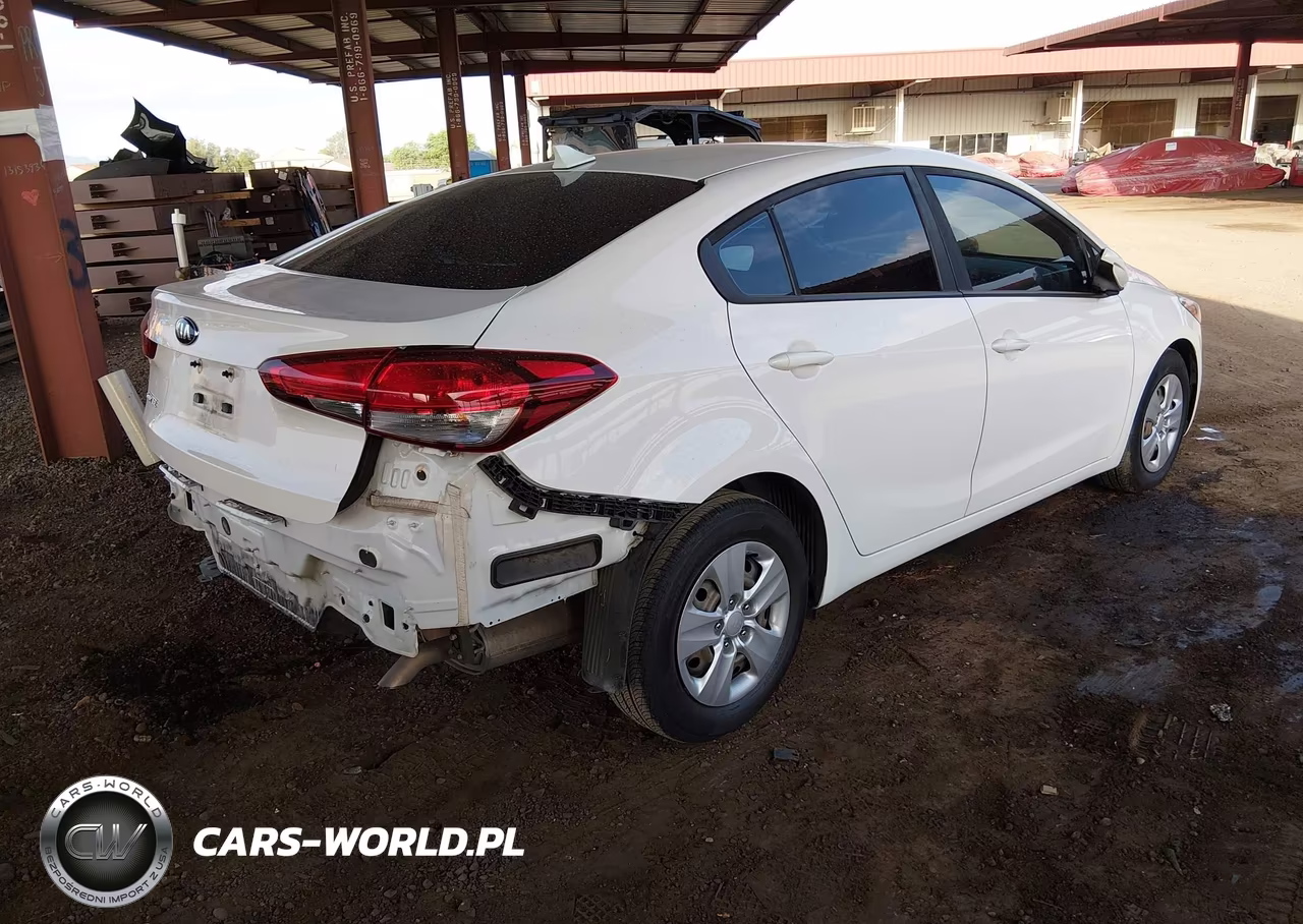 2018 Kia Forte Lx VIN:3KPFK4A79JE183589 - 4