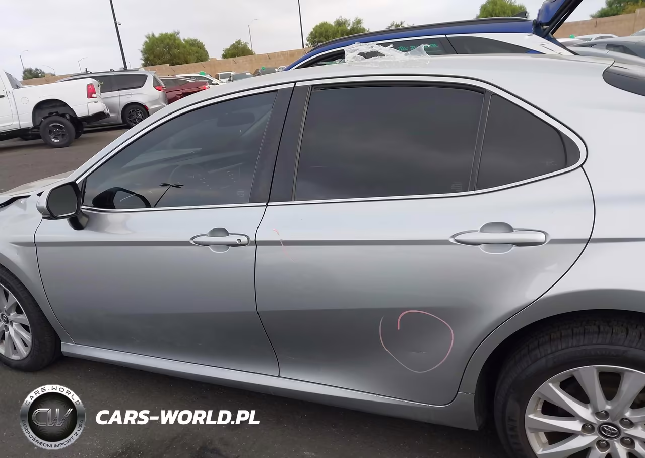 2018 Toyota Camry Le VIN:4T1B11HK6JU123793 - 15