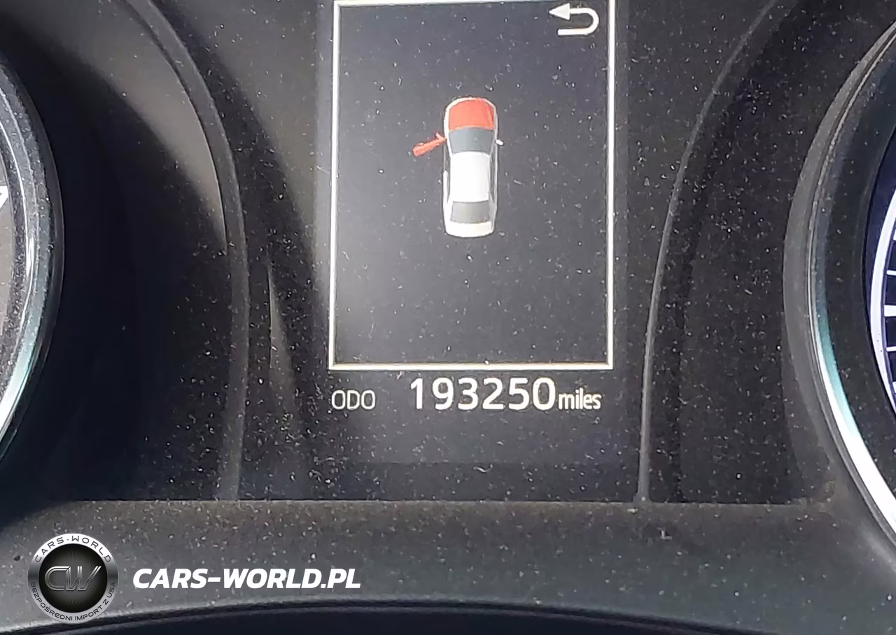 2018 Toyota Camry Le VIN:4T1B11HK6JU123793 - 16