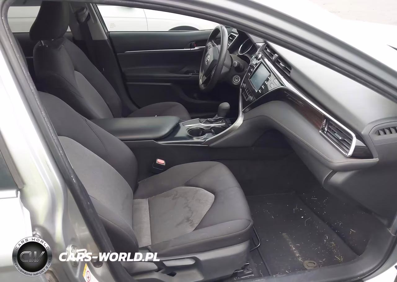 2018 Toyota Camry Le VIN:4T1B11HK6JU123793 - 5