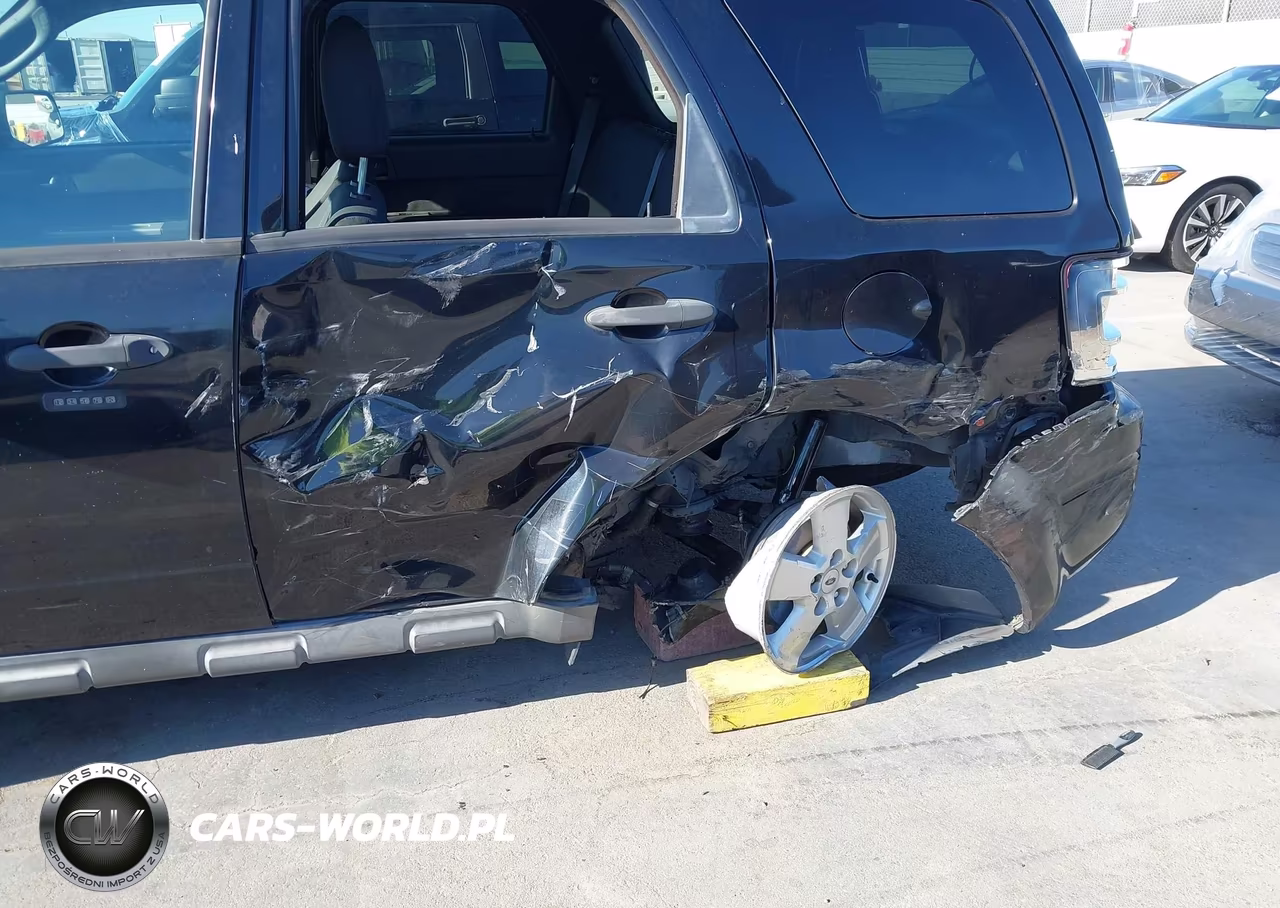 2010 Ford Escape Xlt VIN:1FMCU0D78AKD40250 - 6