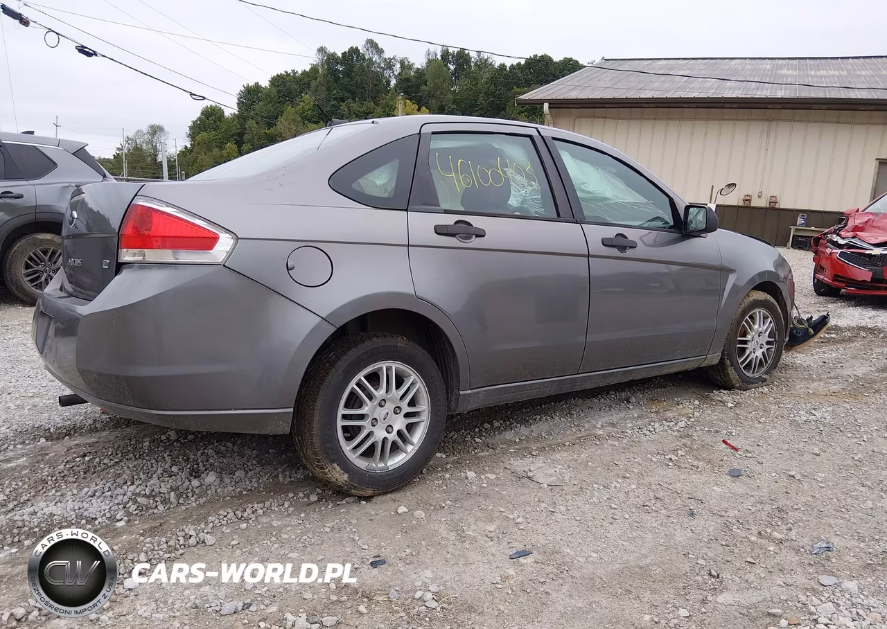 2011 Ford Focus Se VIN:1FAHP3FN0BW121927 - 4