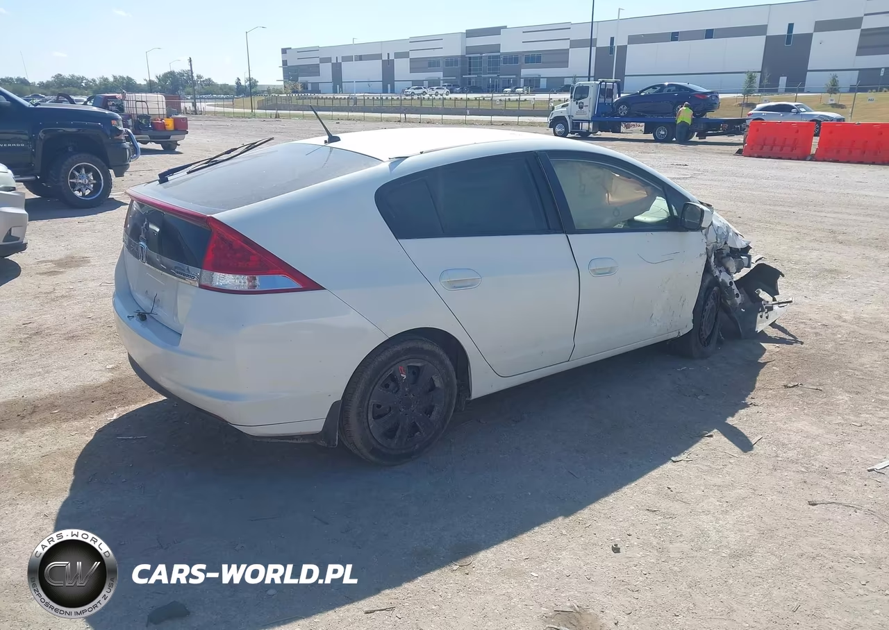 2013 Honda Insight VIN:JHMZE2H32DS000206 - 4