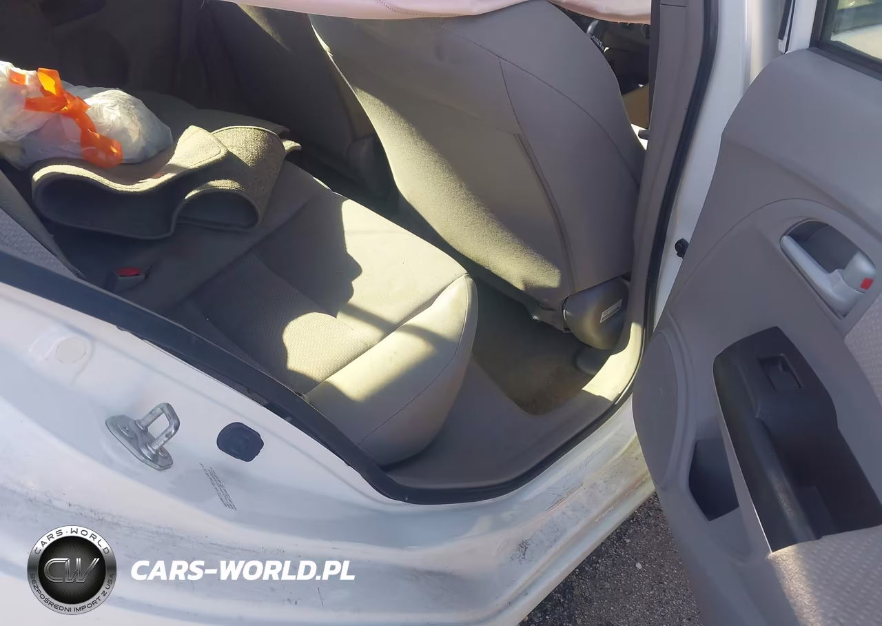 2013 Honda Insight VIN:JHMZE2H32DS000206 - 8