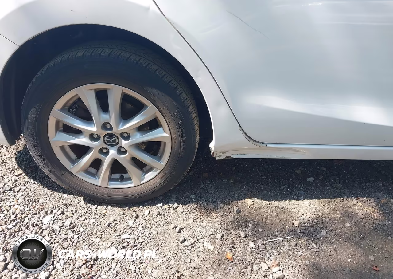 2017 Mazda Mazda3 Sport VIN:3MZBN1U76HM105297 - 6