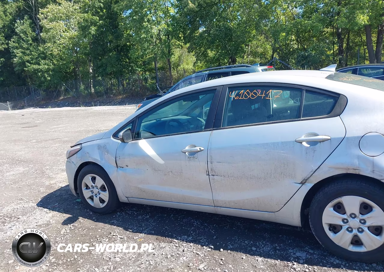 2017 Kia Forte Lx VIN:3KPFK4A77HE028016 - 6