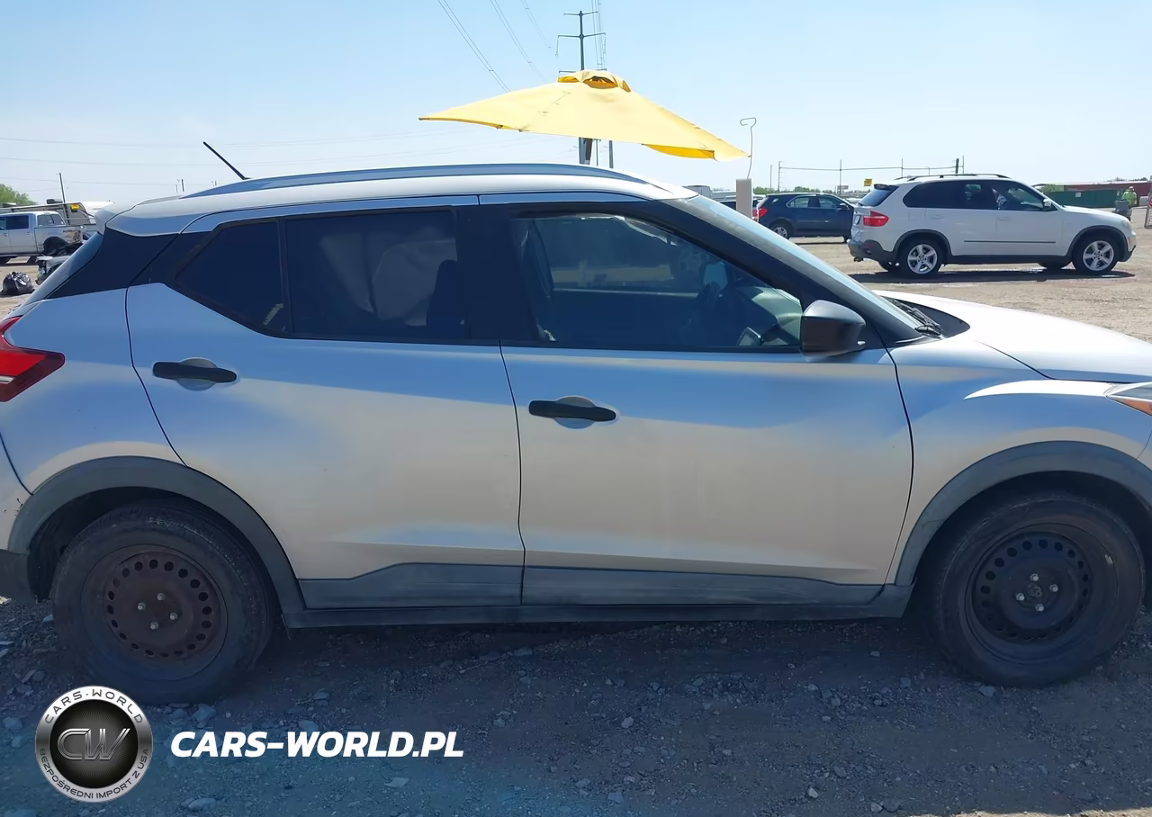 2018 Nissan Kicks S VIN:3N1CP5CU7JL526654 - 12