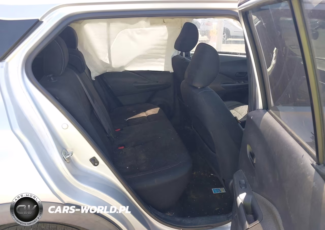 2018 Nissan Kicks S VIN:3N1CP5CU7JL526654 - 8