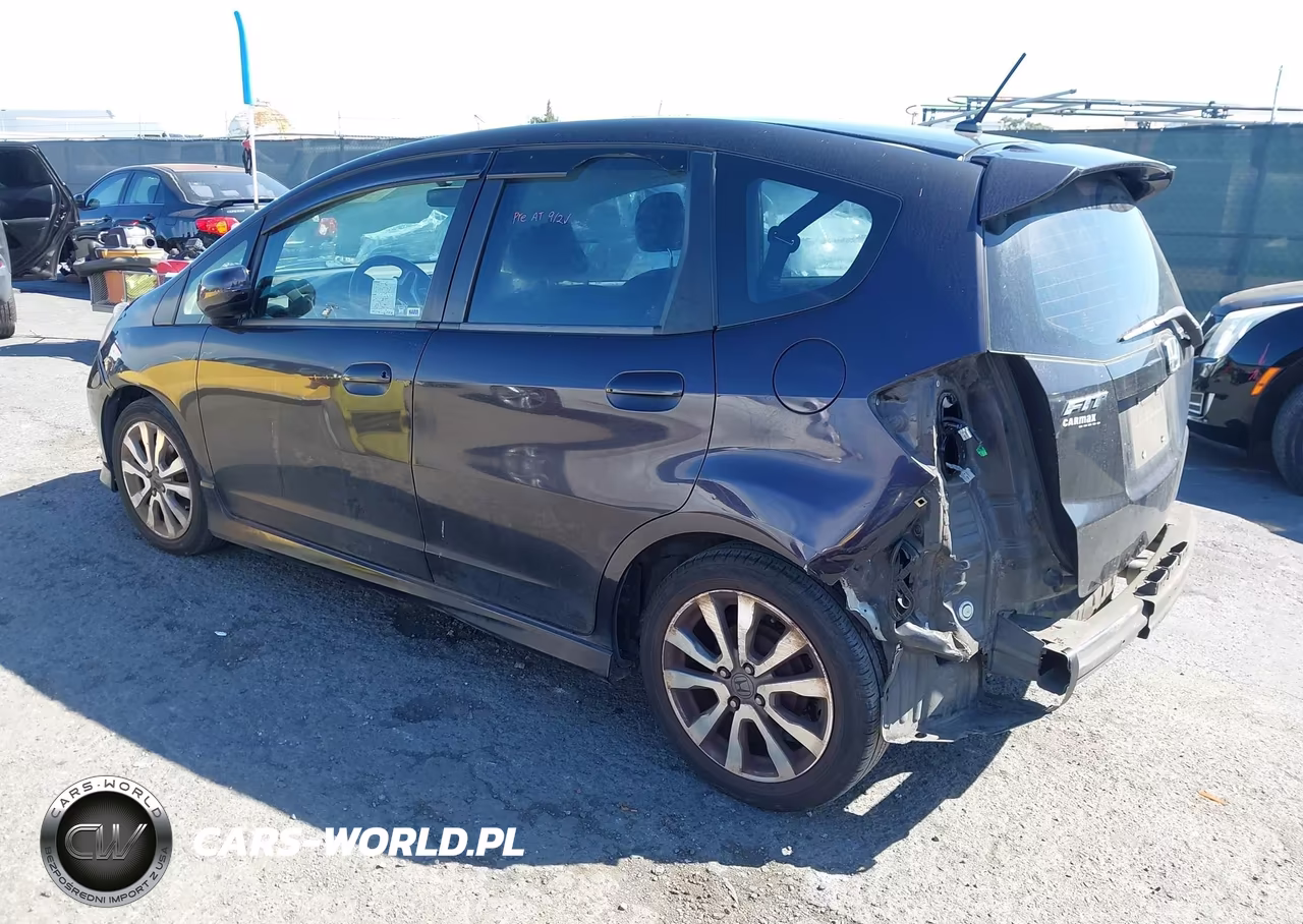 2013 Honda Fit Sport VIN:JHMGE8H67DC020594 - 3