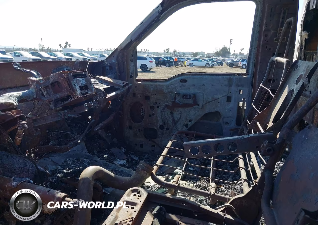 2017 Ford F-650 Diesel Kick-Up Frame VIN:1FDNF6EC6HDB12036 - 14