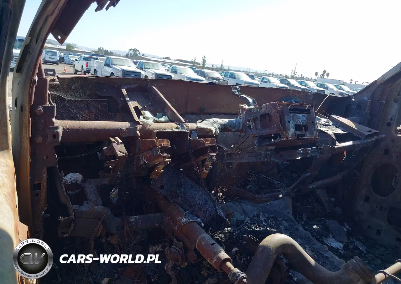 2017 Ford F-650 Diesel Kick-Up Frame VIN:1FDNF6EC6HDB12036 - 18