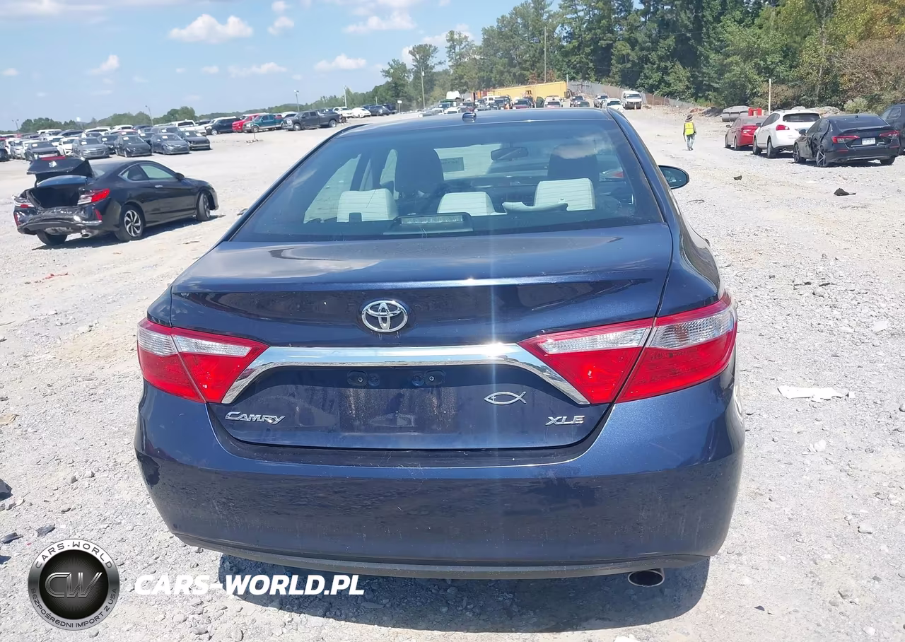 2016 Toyota Camry Xle VIN:4T4BF1FK3GR550383 - 16