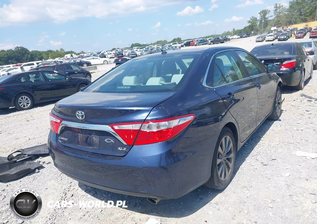 2016 Toyota Camry Xle VIN:4T4BF1FK3GR550383 - 4