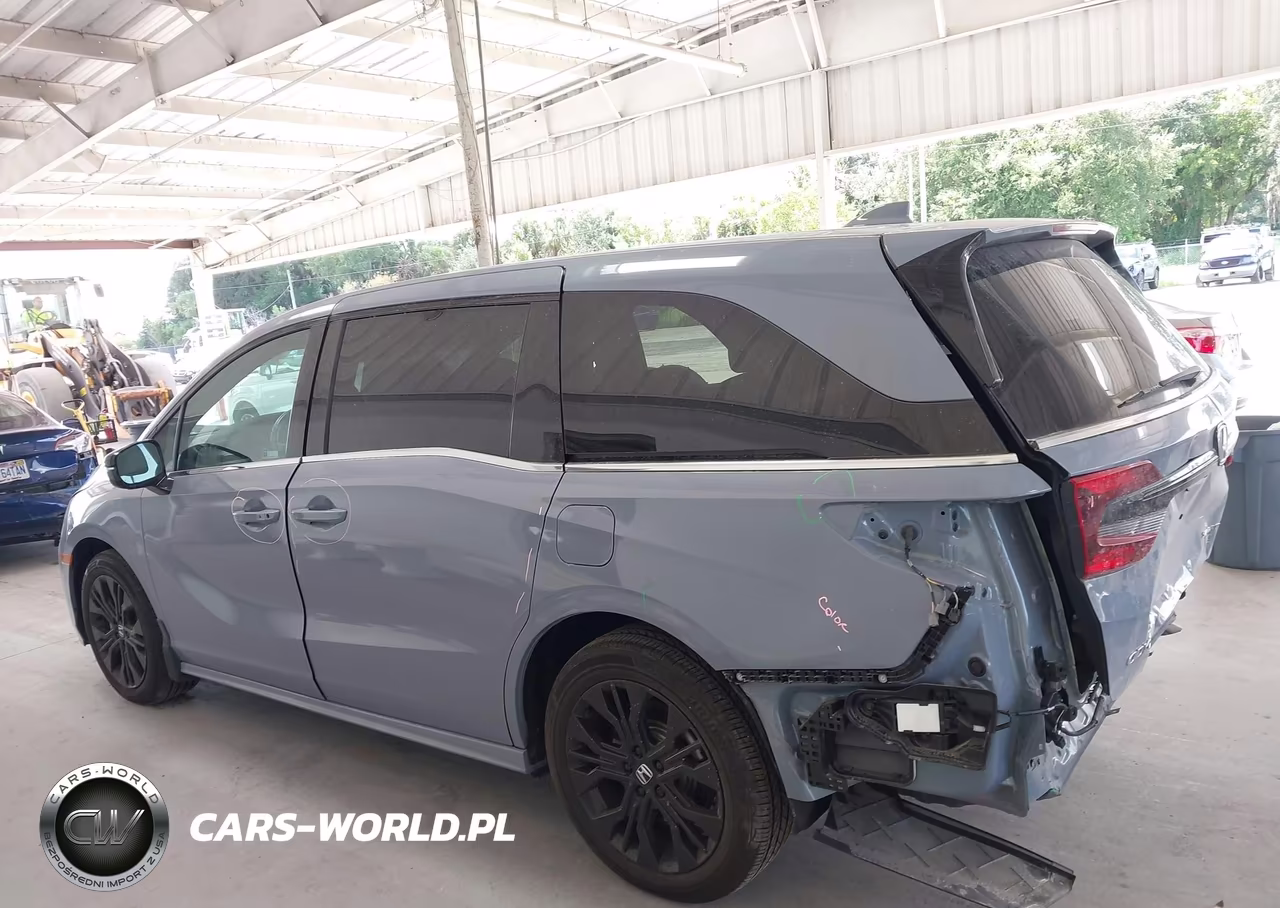 2025 Honda Odyssey Sport-L VIN:5FNRL6H73SB071068 - 15