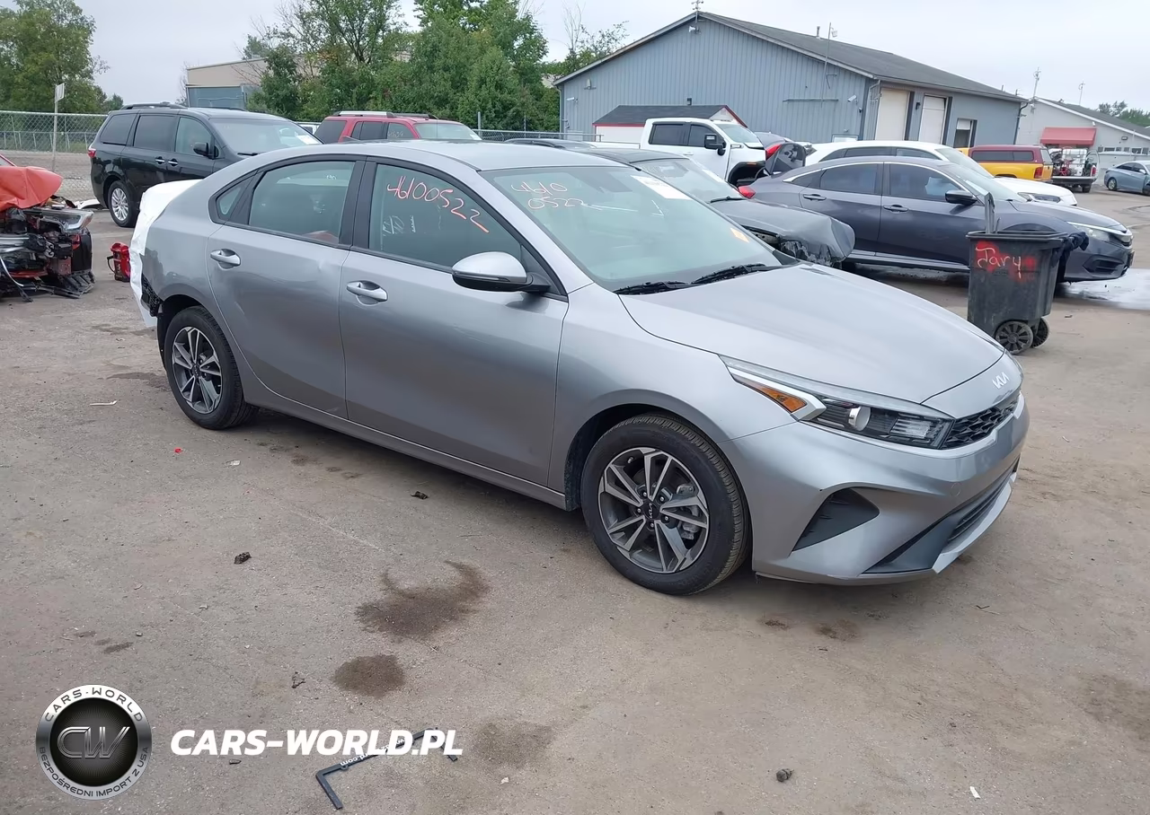 2024 Kia Forte Lxs