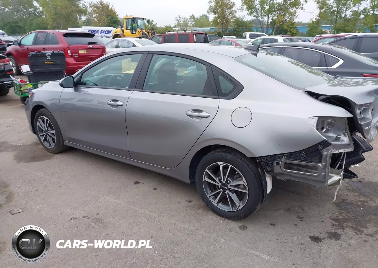 2024 Kia Forte Lxs VIN:3KPF24AD6RE816325 - 3