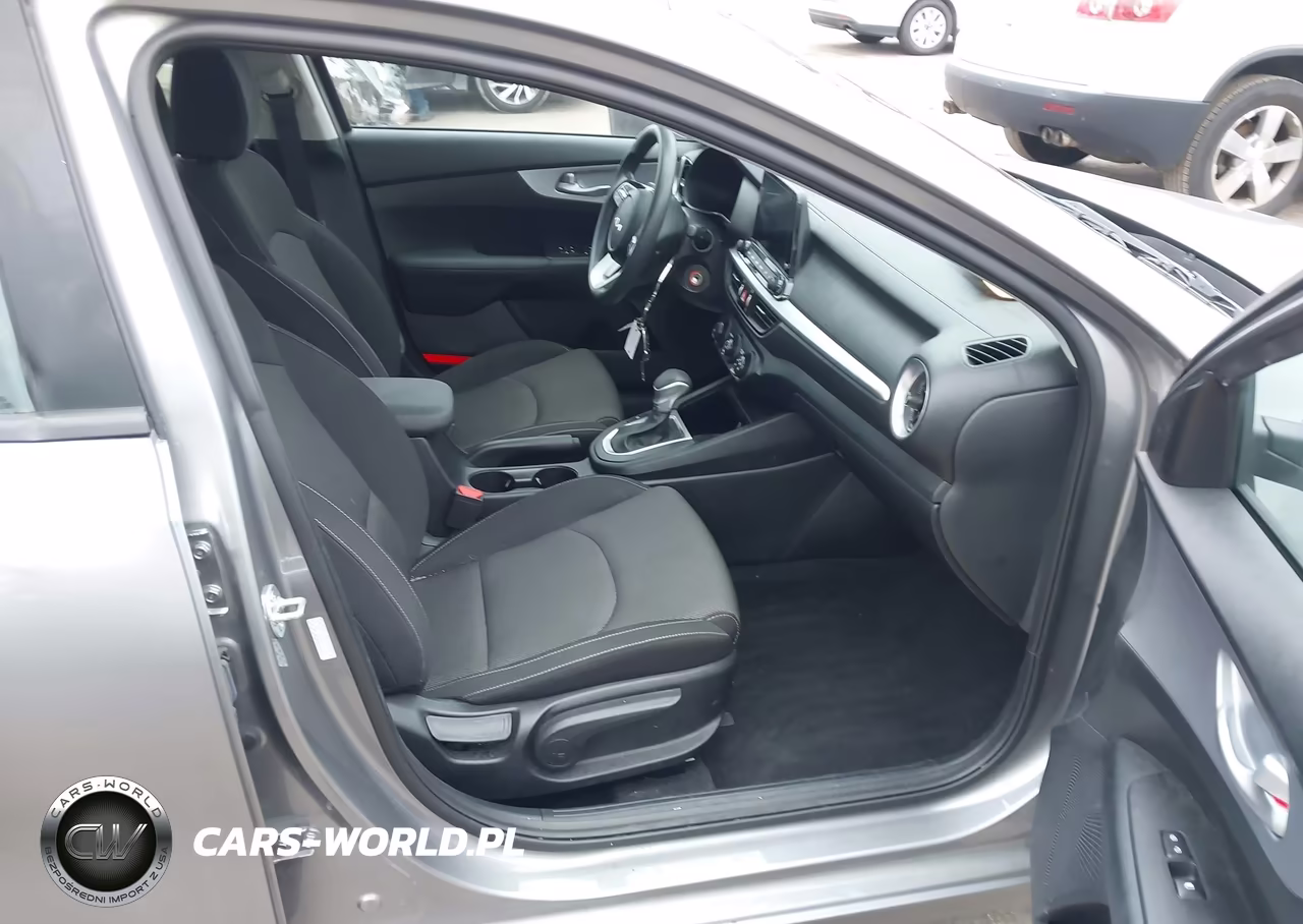 2024 Kia Forte Lxs VIN:3KPF24AD6RE816325 - 5