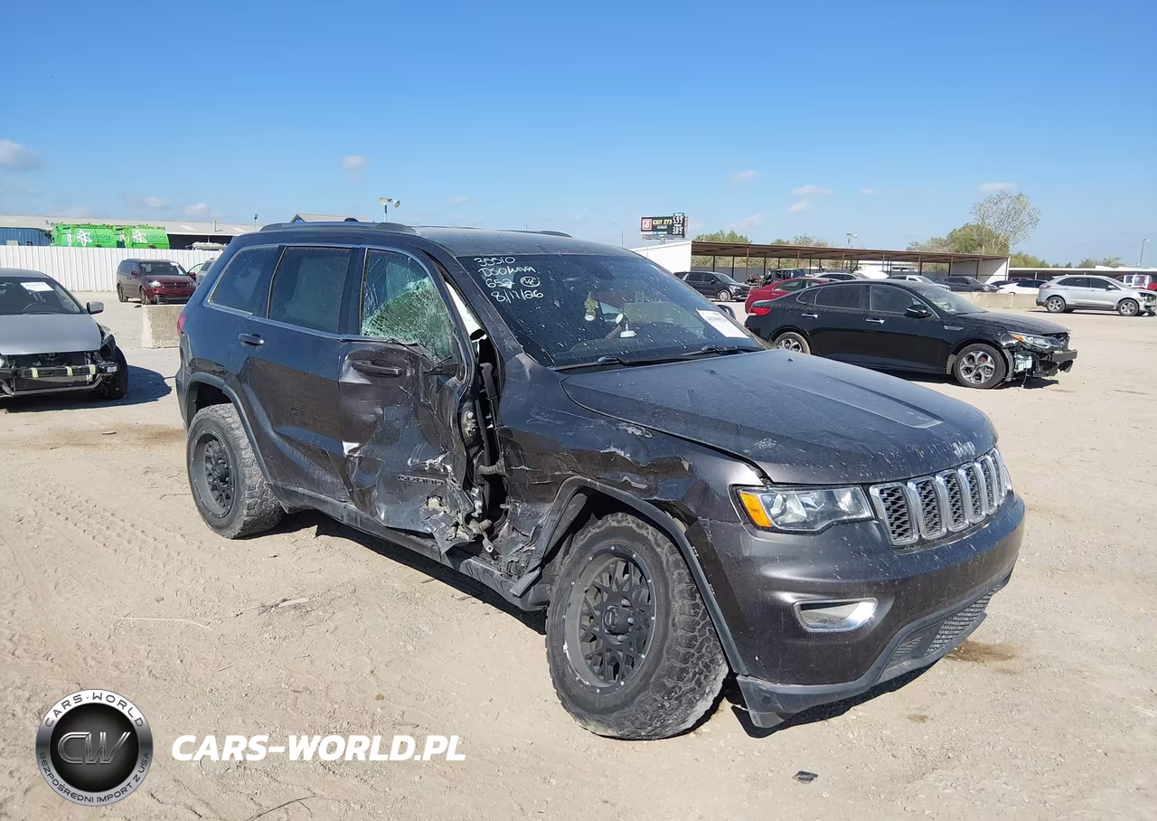 2017 Jeep Grand Cherokee Laredo 4X2 VIN:1C4RJEAG0HC685608 - 1