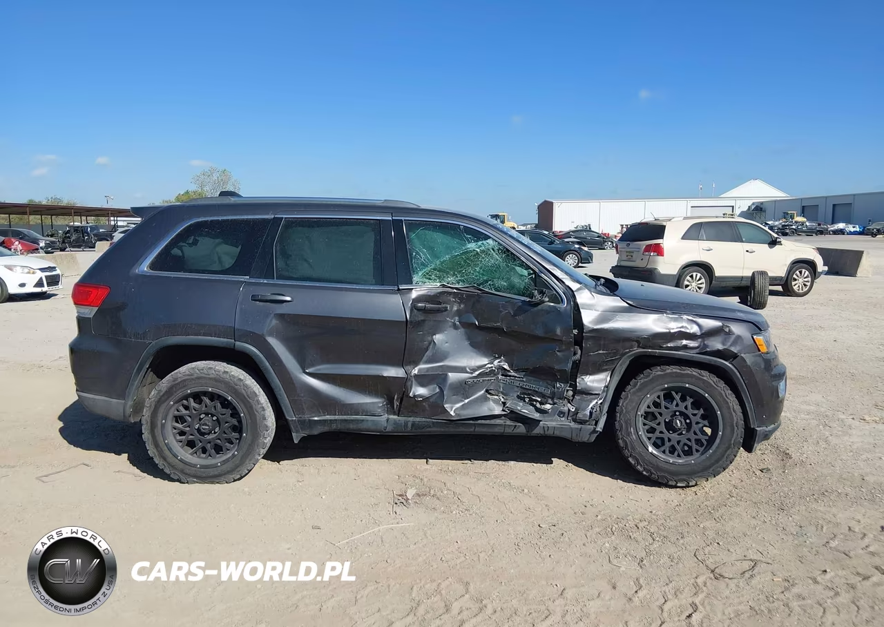 2017 Jeep Grand Cherokee Laredo 4X2 VIN:1C4RJEAG0HC685608 - 12