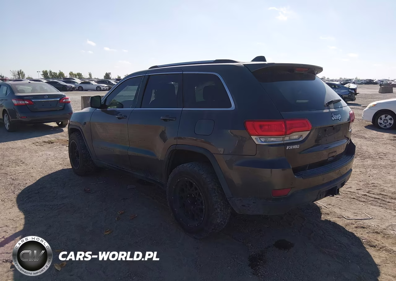 2017 Jeep Grand Cherokee Laredo 4X2 VIN:1C4RJEAG0HC685608 - 3