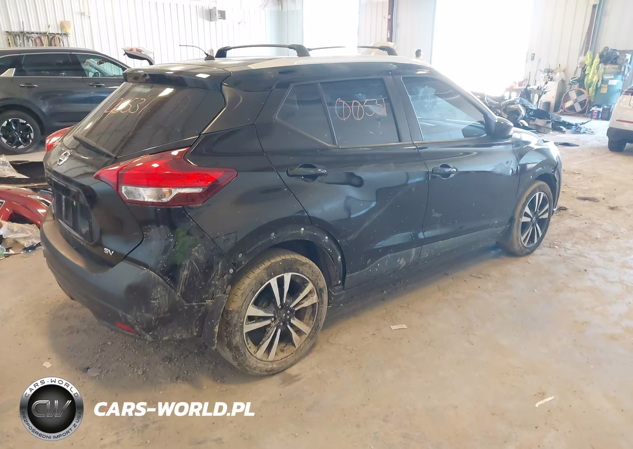 2018 Nissan Kicks Sv VIN:3N1CP5CU0JL508559 - 4