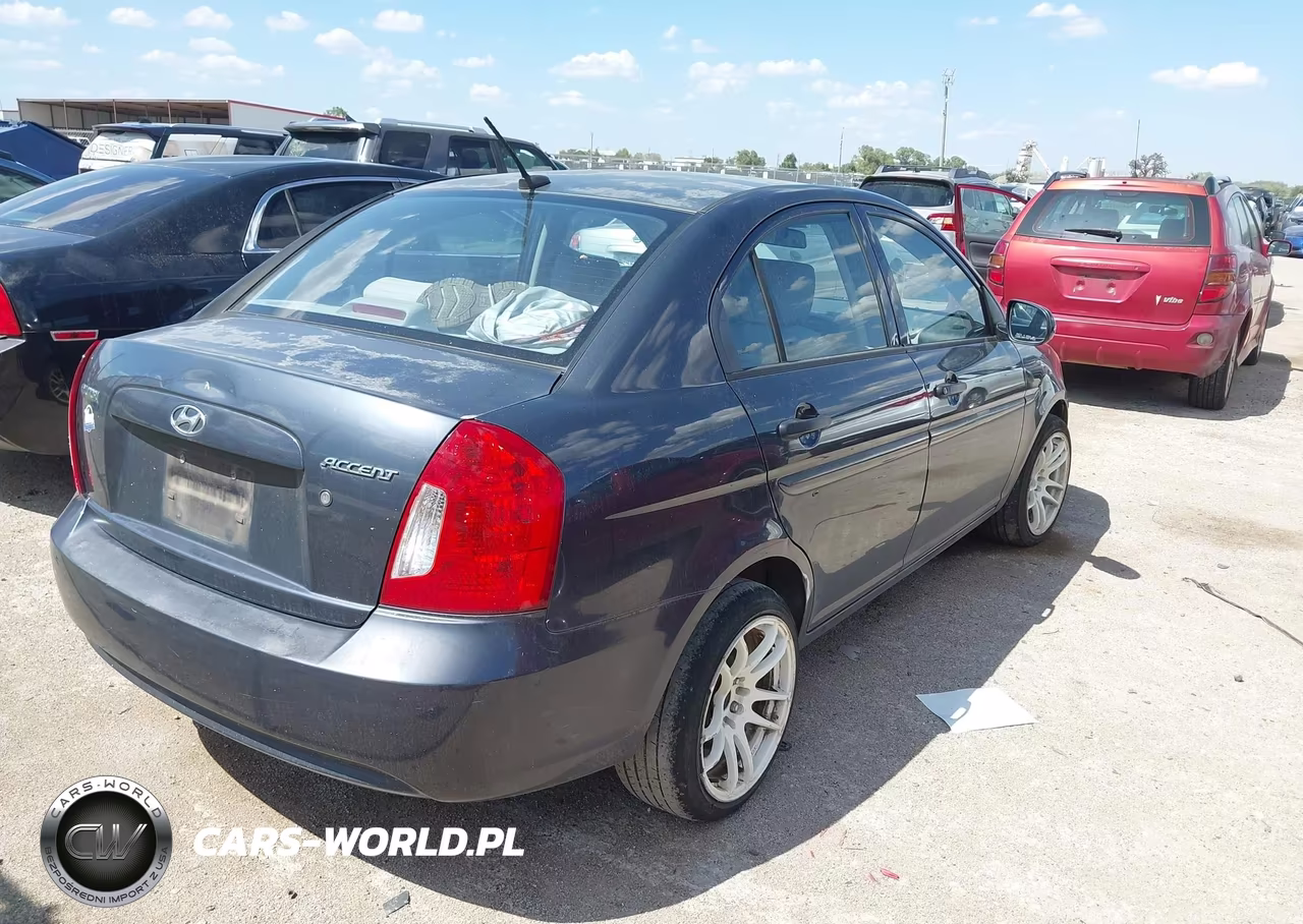 2010 Hyundai Accent Gls VIN:KMHCN4AC3AU469197 - 4