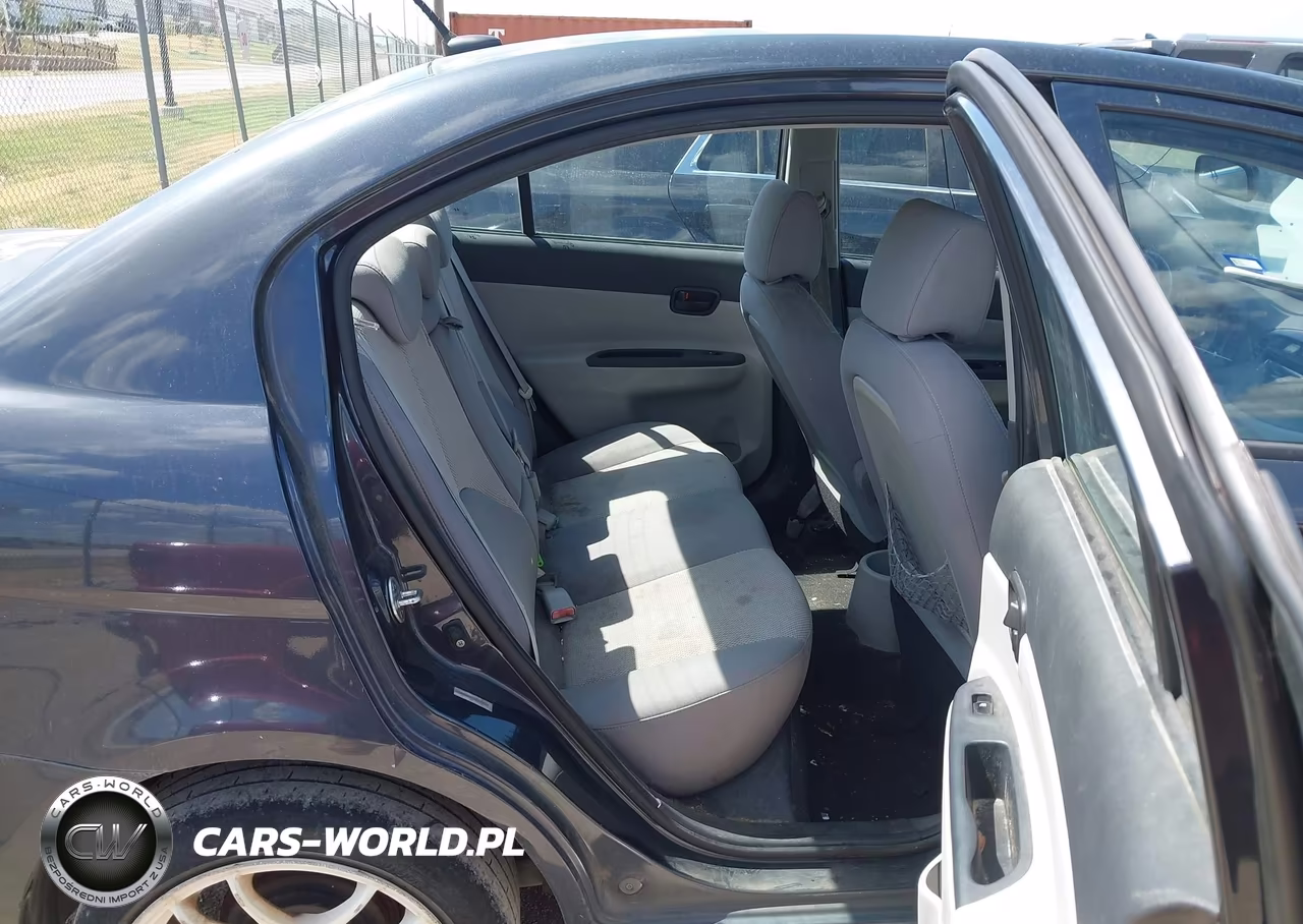 2010 Hyundai Accent Gls VIN:KMHCN4AC3AU469197 - 8