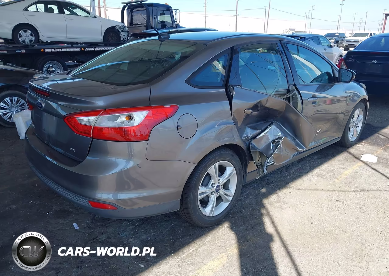 2014 Ford Focus Se VIN:1FADP3F27EL432720 - 4