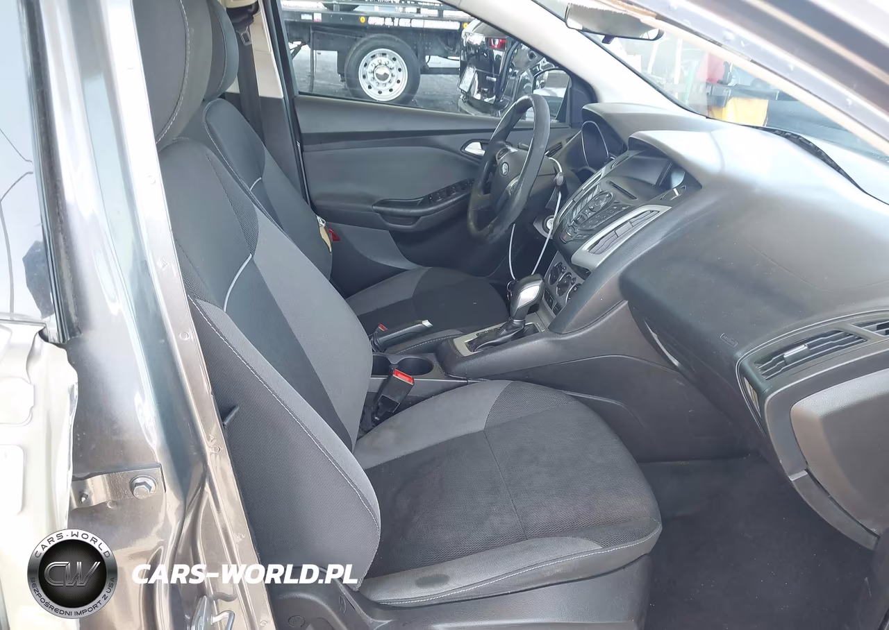 2014 Ford Focus Se VIN:1FADP3F27EL432720 - 5