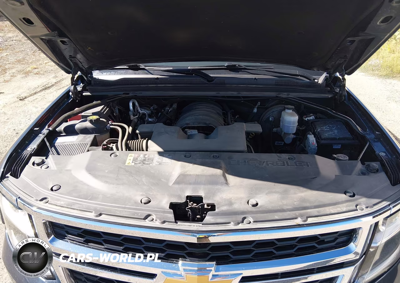 2020 Chevrolet Suburban 4Wd Ls VIN:1GNSKGKC0LR105650 - 10