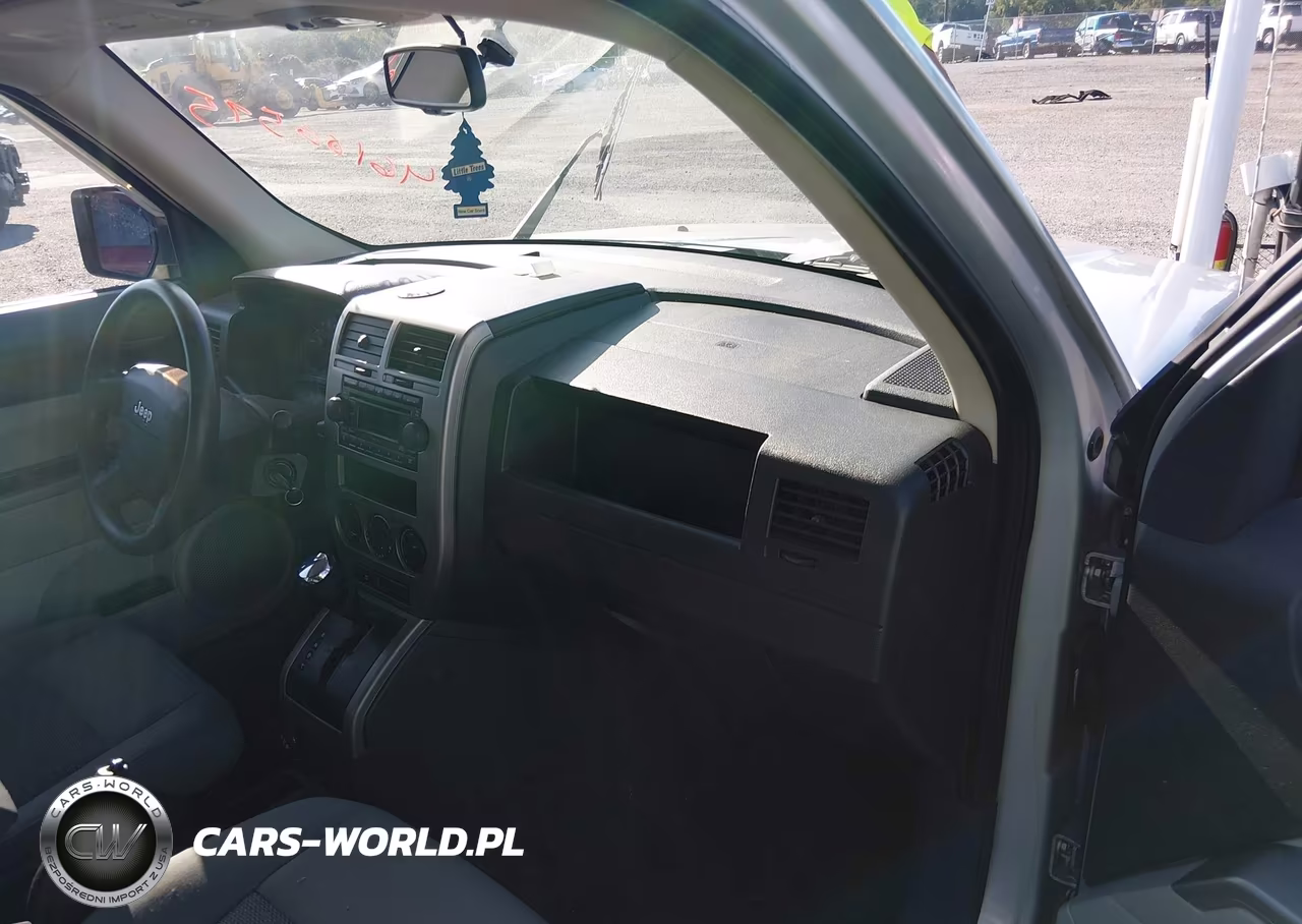 2007 Jeep Patriot Sport VIN:1J8FF28W77D347320 - 5