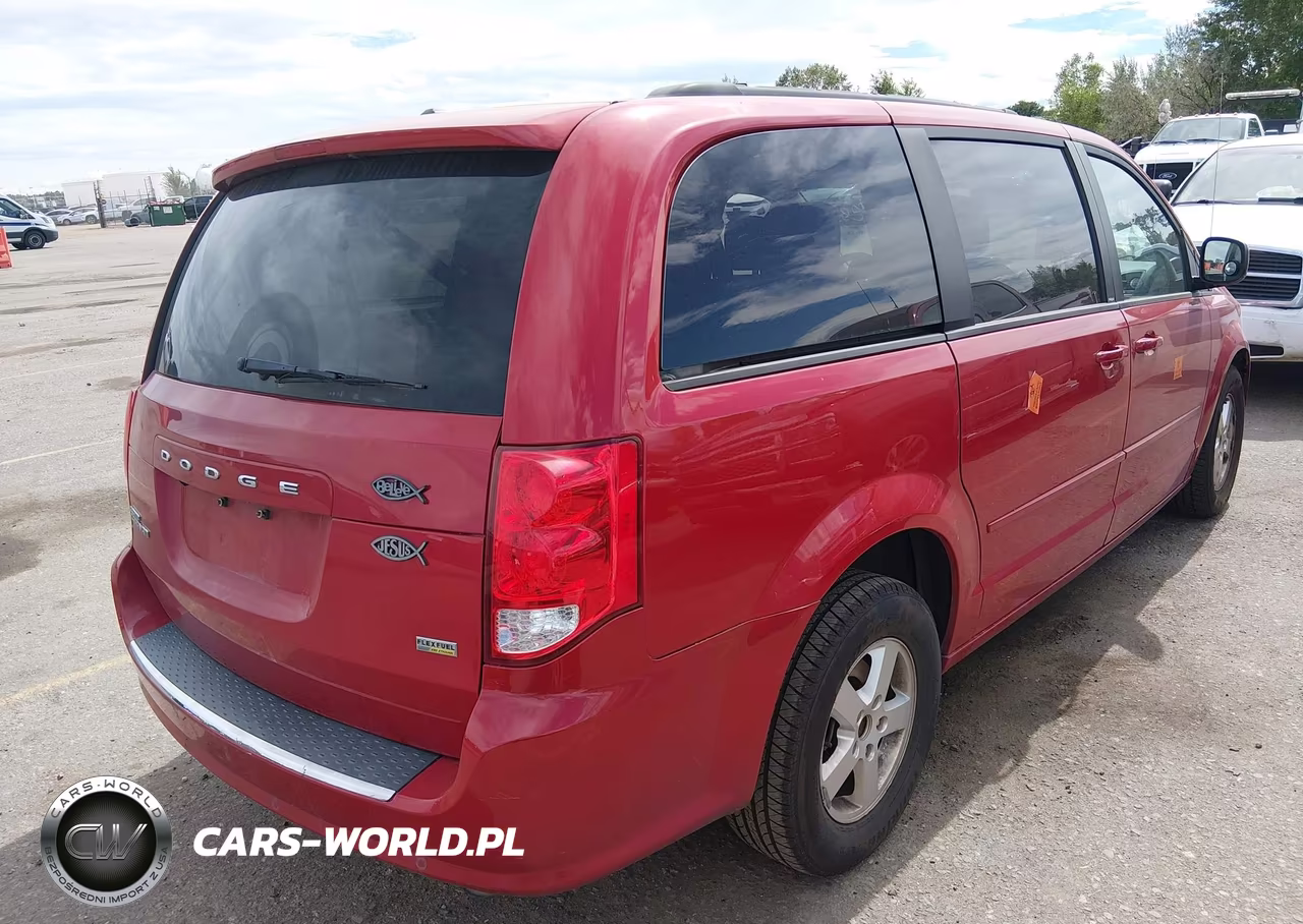 2013 Dodge Grand Caravan Sxt VIN:2C4RDGCG4DR654749 - 4