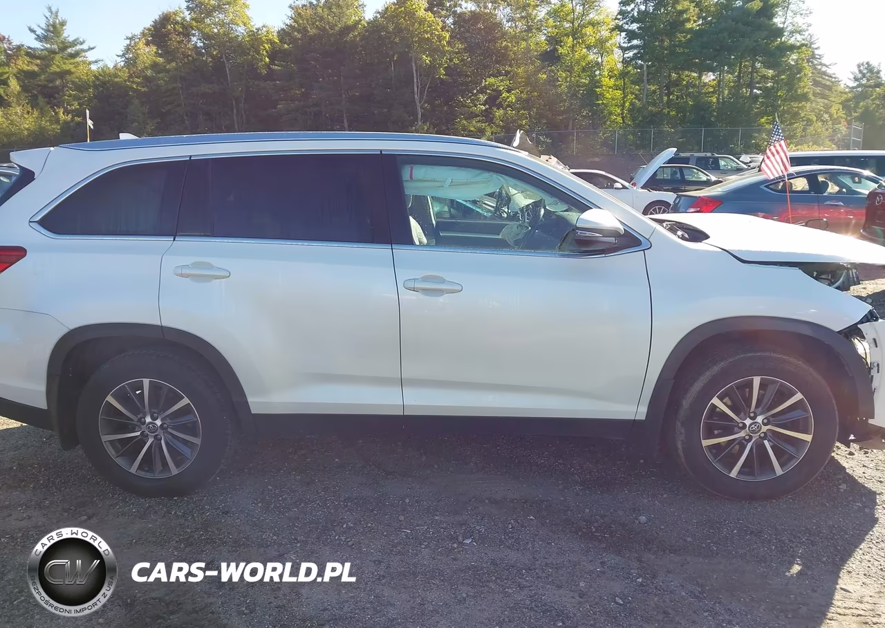 2019 Toyota Highlander Xle VIN:5TDJZRFH5KS706277 - 14