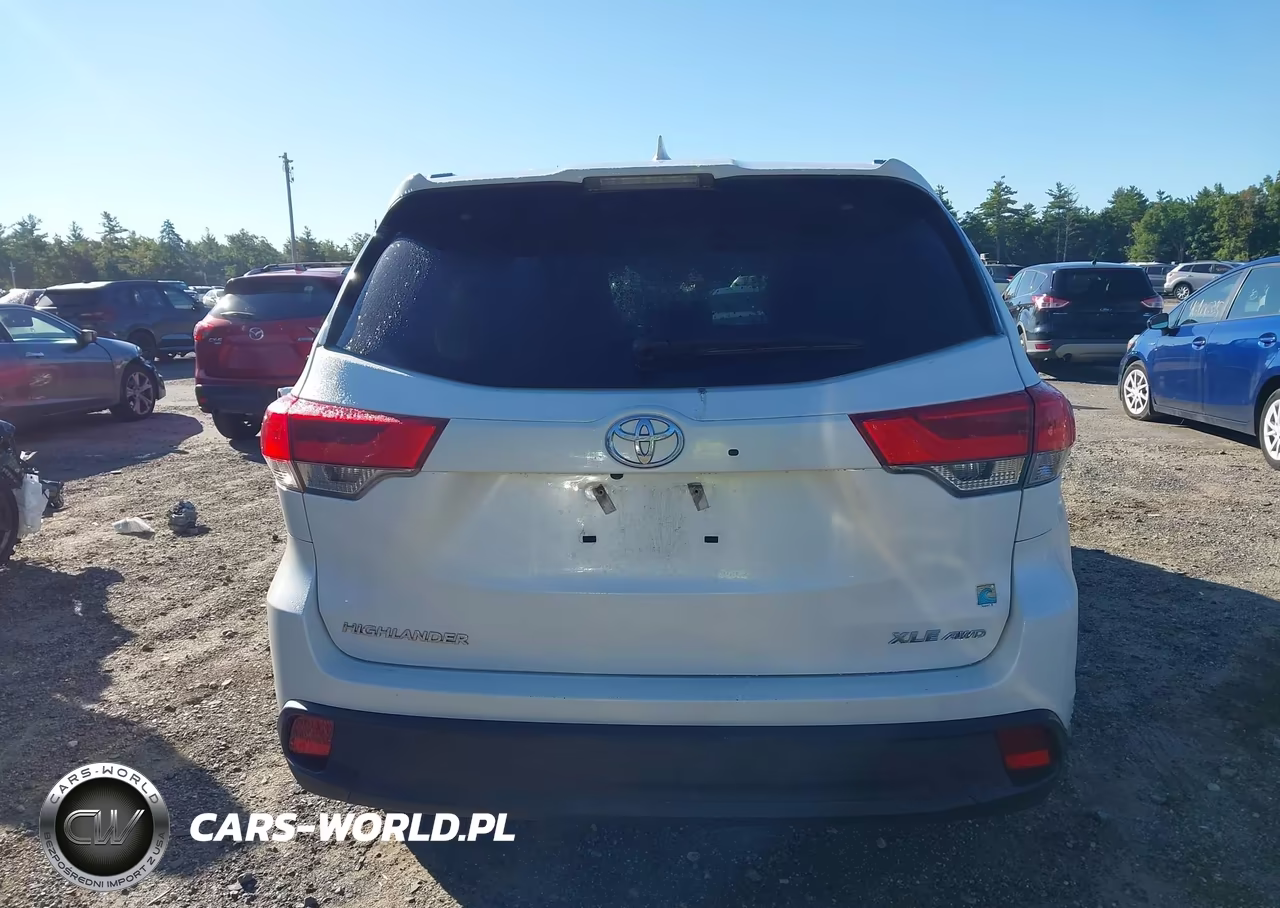 2019 Toyota Highlander Xle VIN:5TDJZRFH5KS706277 - 17