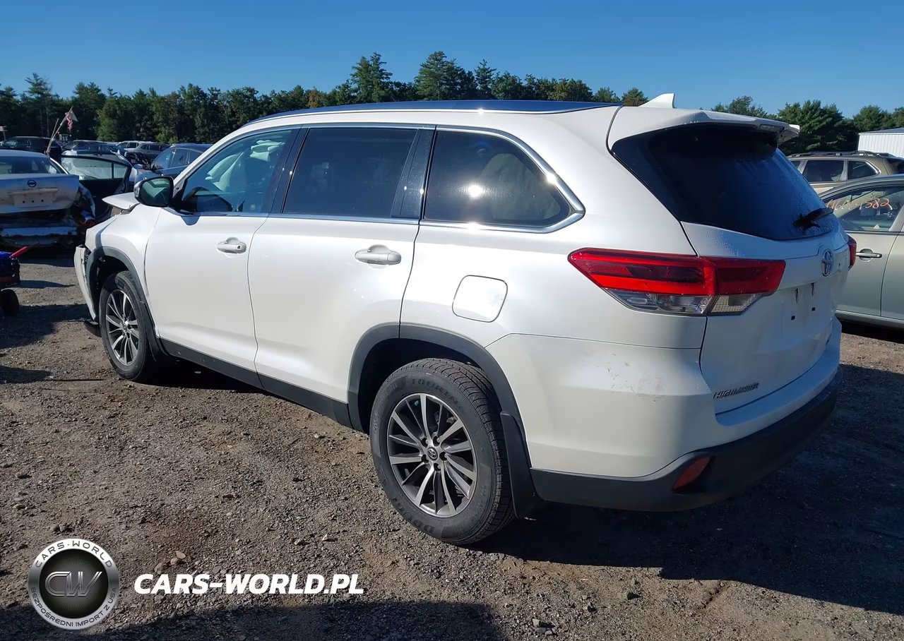 2019 Toyota Highlander Xle VIN:5TDJZRFH5KS706277 - 3