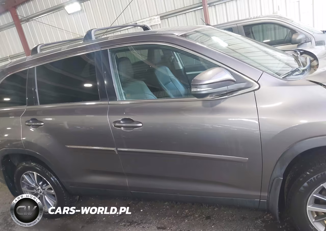 2019 Toyota Highlander Xle VIN:5TDJZRFH0KS571645 - 13
