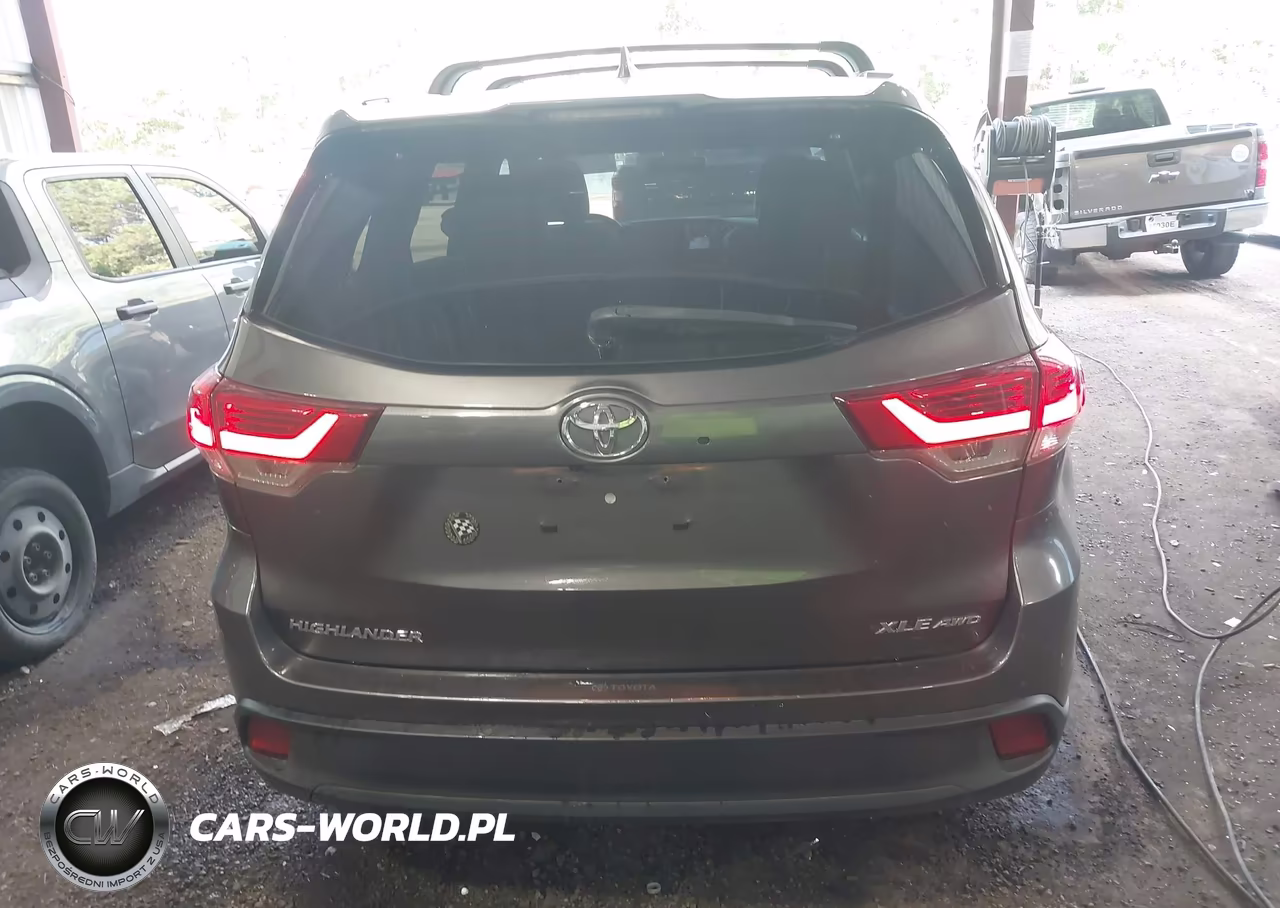 2019 Toyota Highlander Xle VIN:5TDJZRFH0KS571645 - 16