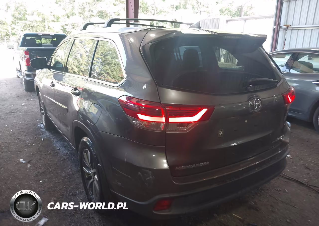 2019 Toyota Highlander Xle VIN:5TDJZRFH0KS571645 - 3
