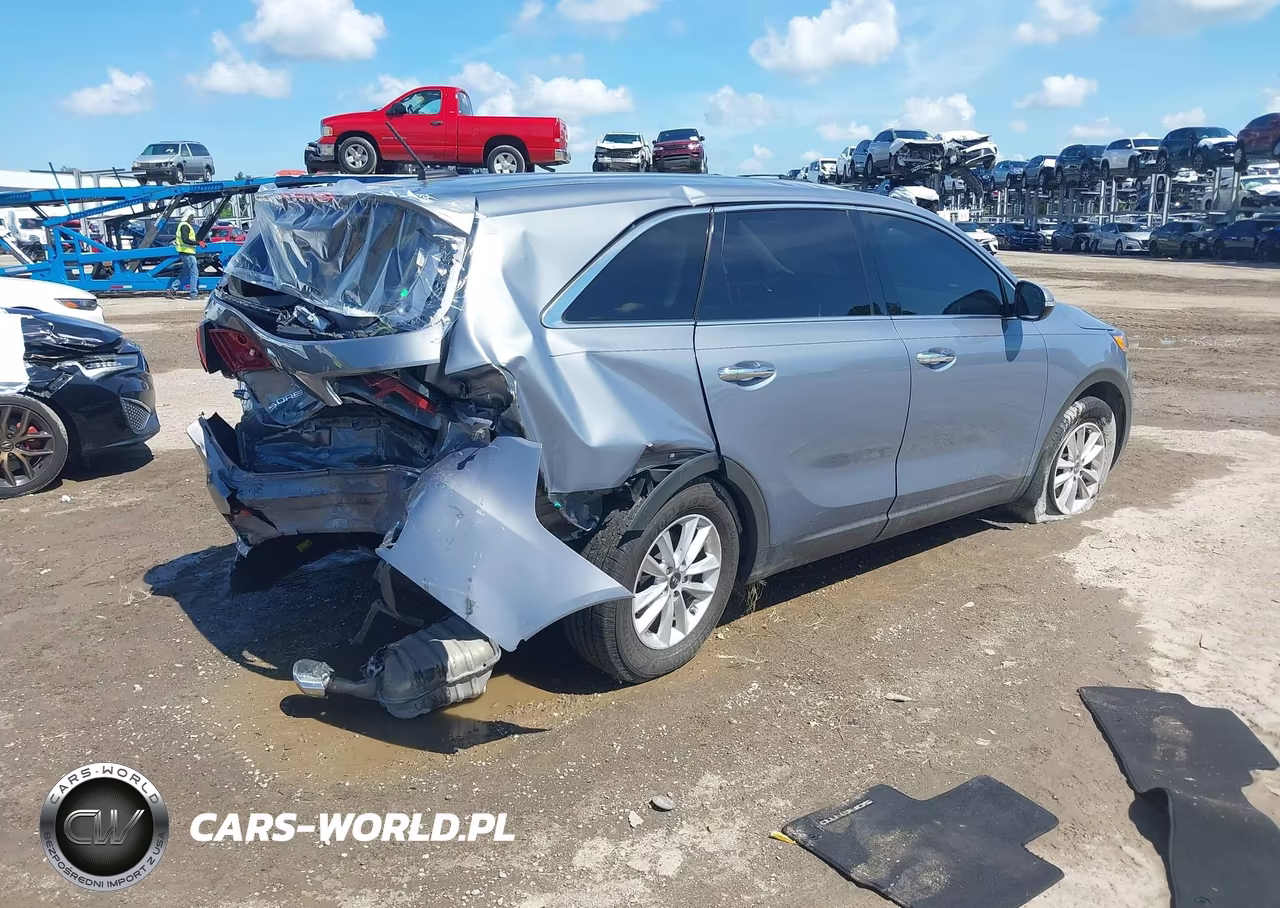 2019 Kia Sorento 2.4L L VIN:5XYPG4A33KG602382 - 4