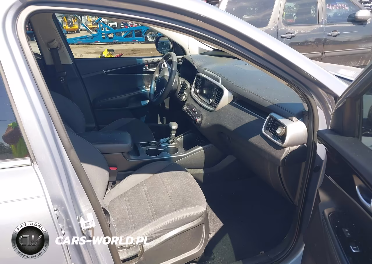 2019 Kia Sorento 2.4L L VIN:5XYPG4A33KG602382 - 5