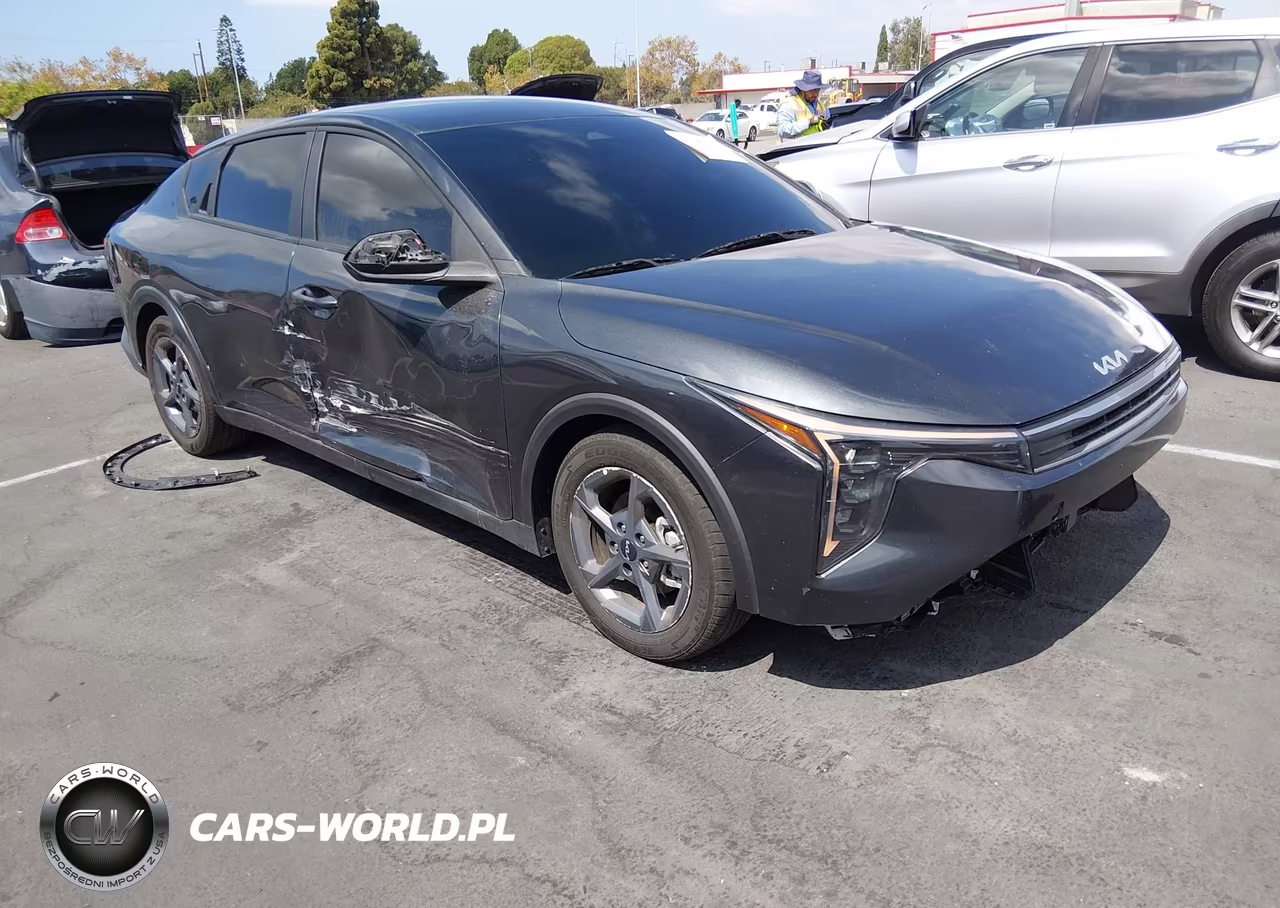 2025 Kia K4 Lxs