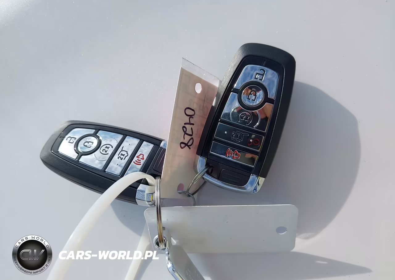 2026 Lincoln Aviator Premiere VIN:5LM5J6XC4TGL06631 - 11