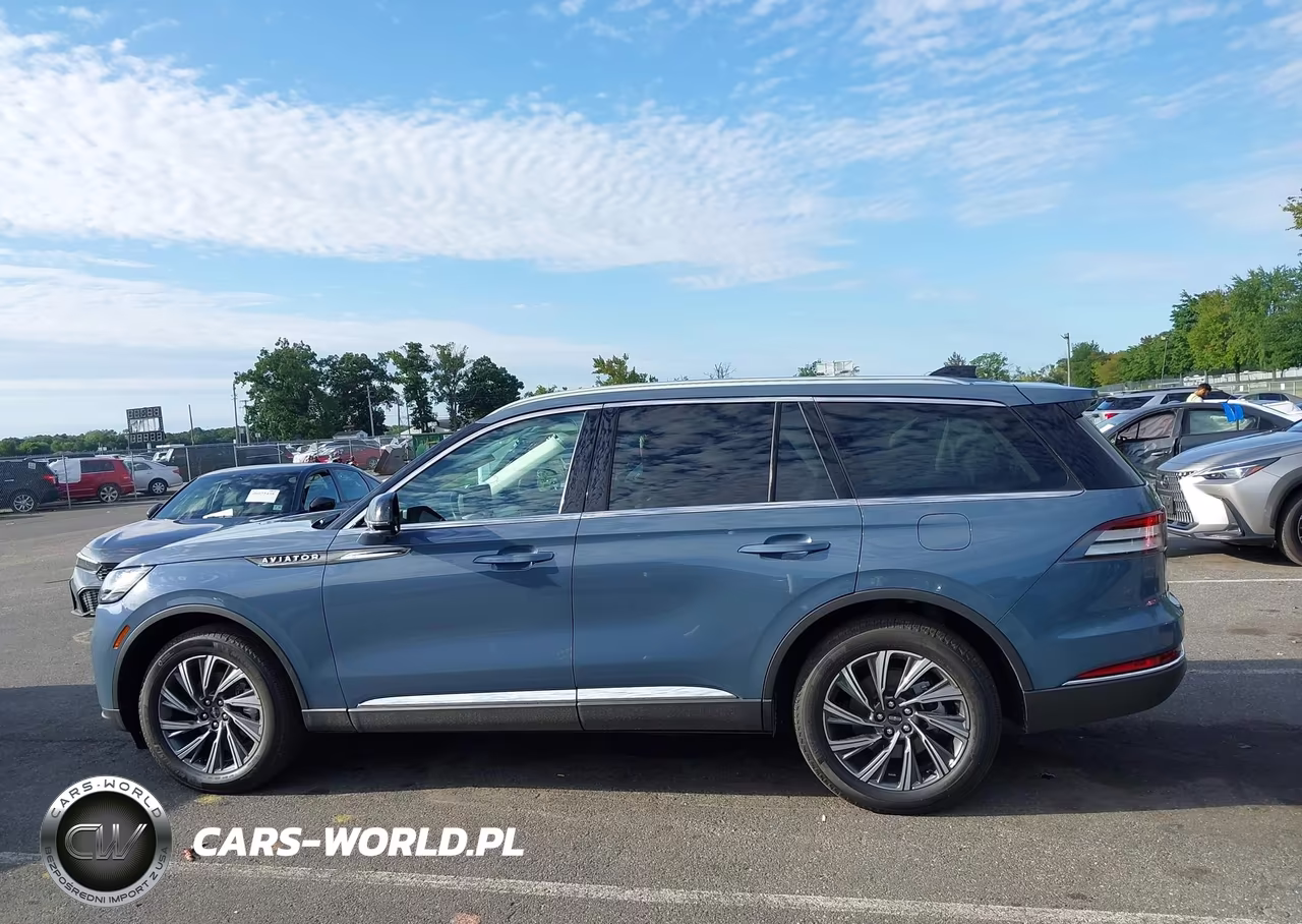 2026 Lincoln Aviator Premiere VIN:5LM5J6XC4TGL06631 - 14