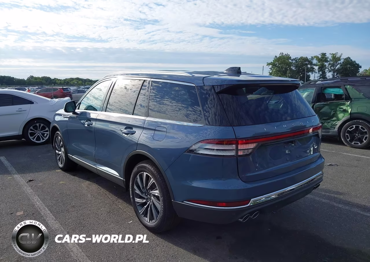 2026 Lincoln Aviator Premiere VIN:5LM5J6XC4TGL06631 - 3