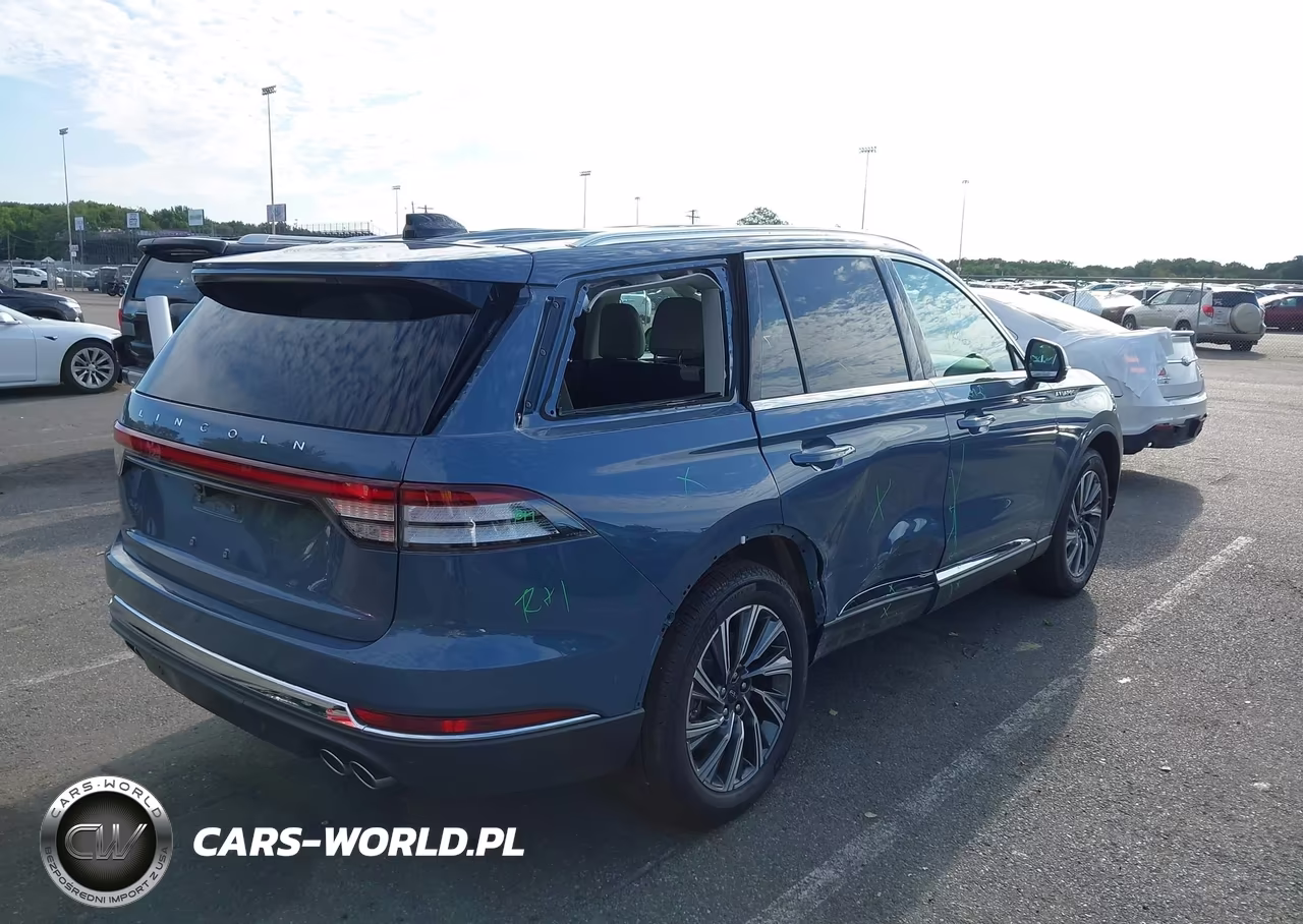 2026 Lincoln Aviator Premiere VIN:5LM5J6XC4TGL06631 - 4