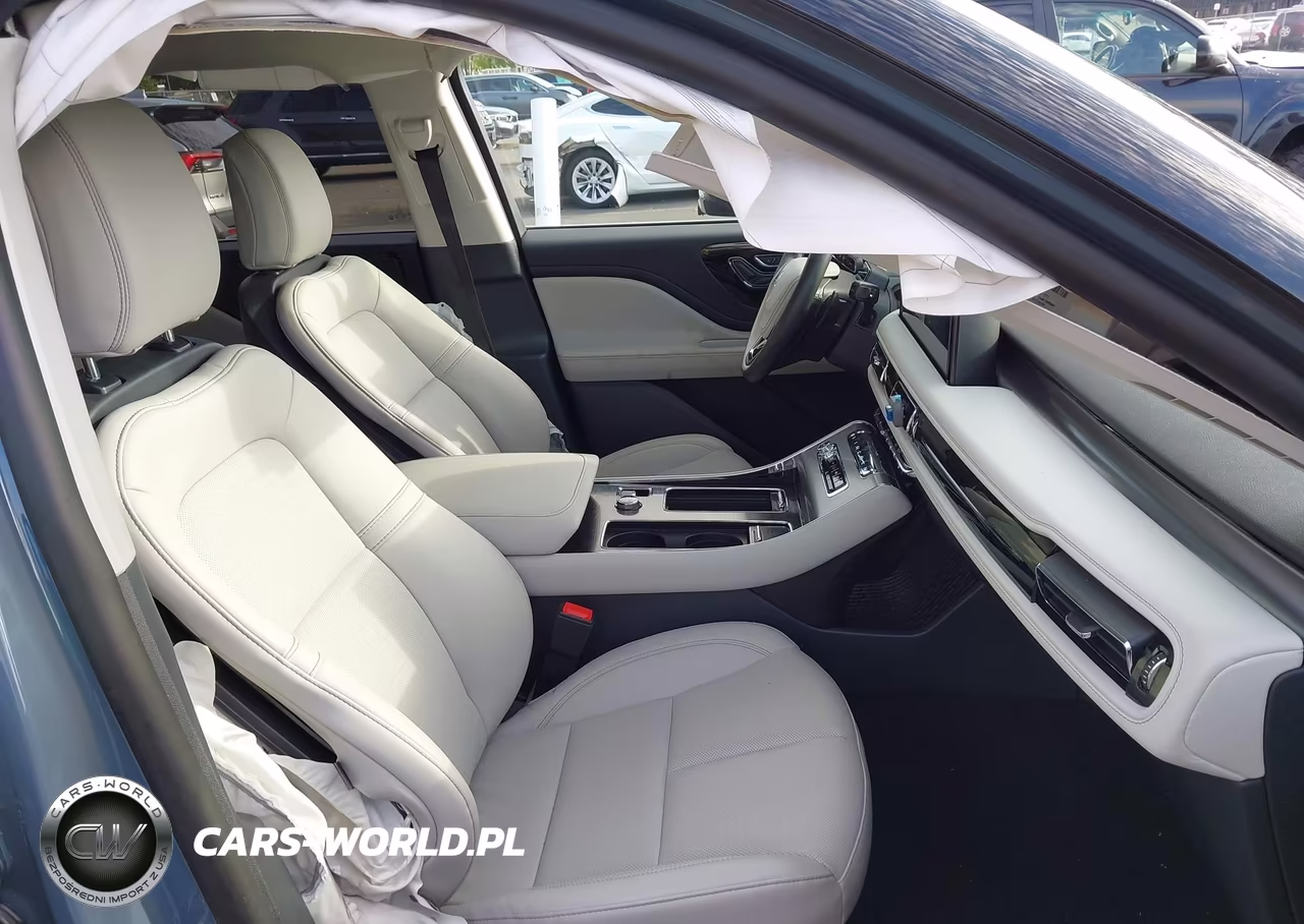 2026 Lincoln Aviator Premiere VIN:5LM5J6XC4TGL06631 - 5