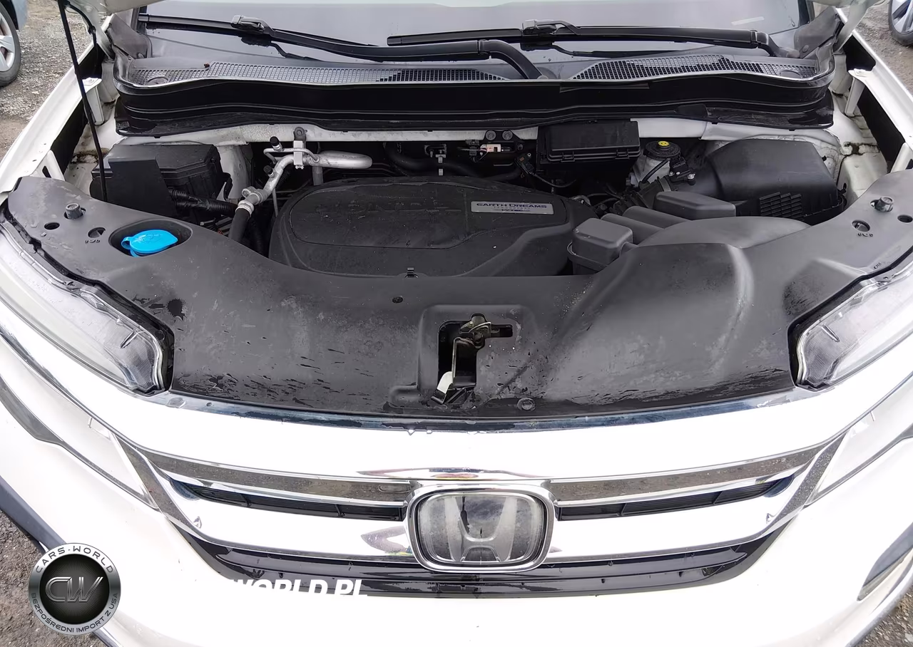 2019 Honda Pilot Touring VIN:5FNYF6H60KB003787 - 10